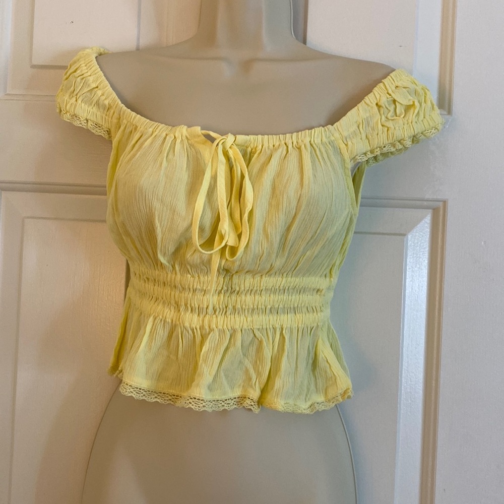 Light yellow top